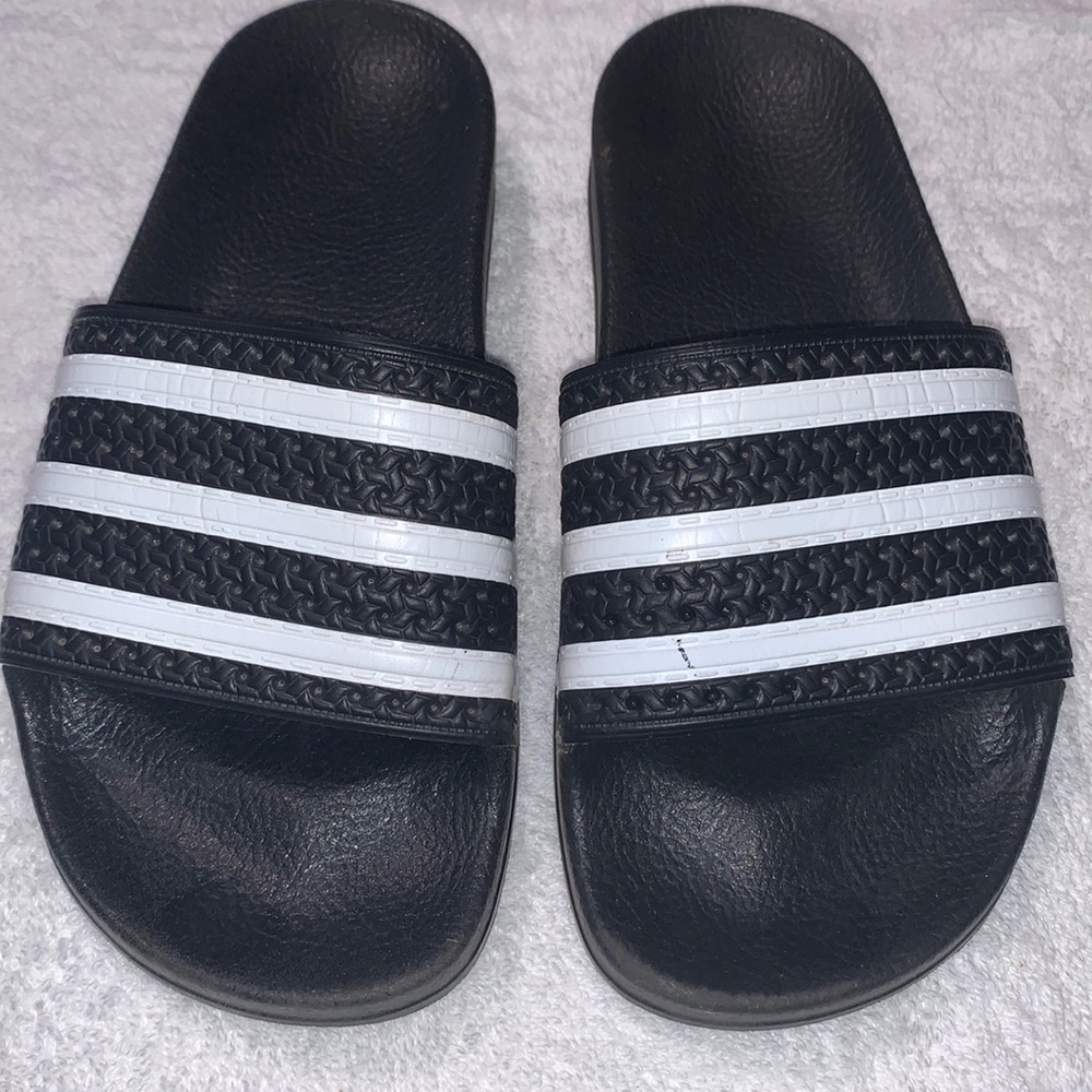 Adidas Slide kids size 5 Black & White